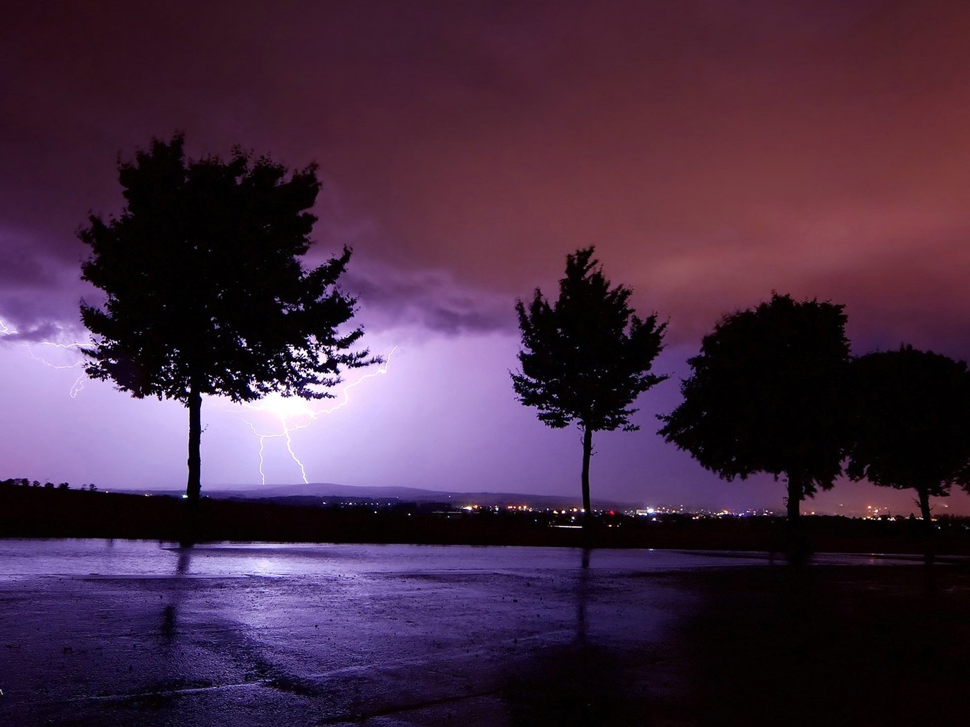 Обои небо, ночь, деревья, молния, the sky, night, trees, lightning разрешение 1920x1080 Загрузить