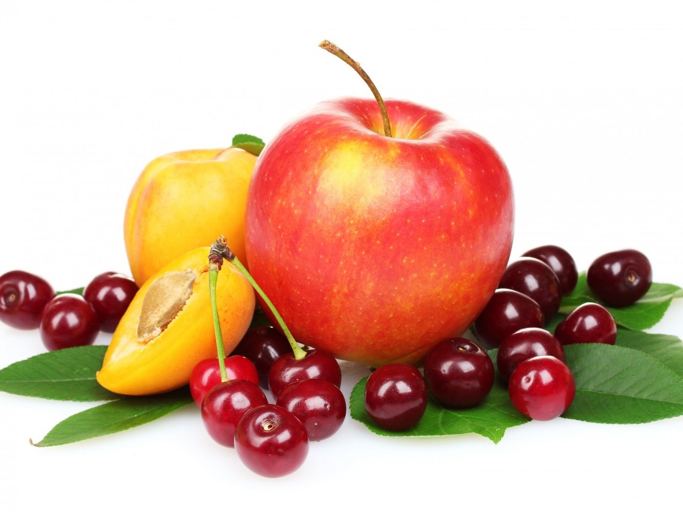 Обои фрукты, абрикос, ягоды, белый фон, вишня, яблоко, листики, fruit, apricot, berries, white background, cherry, apple, leaves разрешение 1920x1200 Загрузить