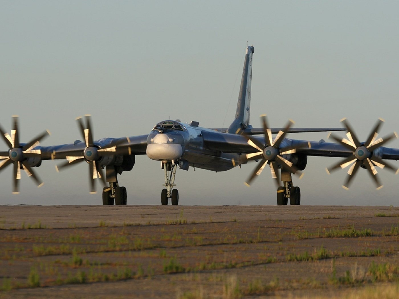 Обои медведь, бомбардировщик, туполев, ту-95мс, медвед, ту-95, bear, bomber, tupolev, tu-95ms, tu-95 разрешение 1920x1280 Загрузить