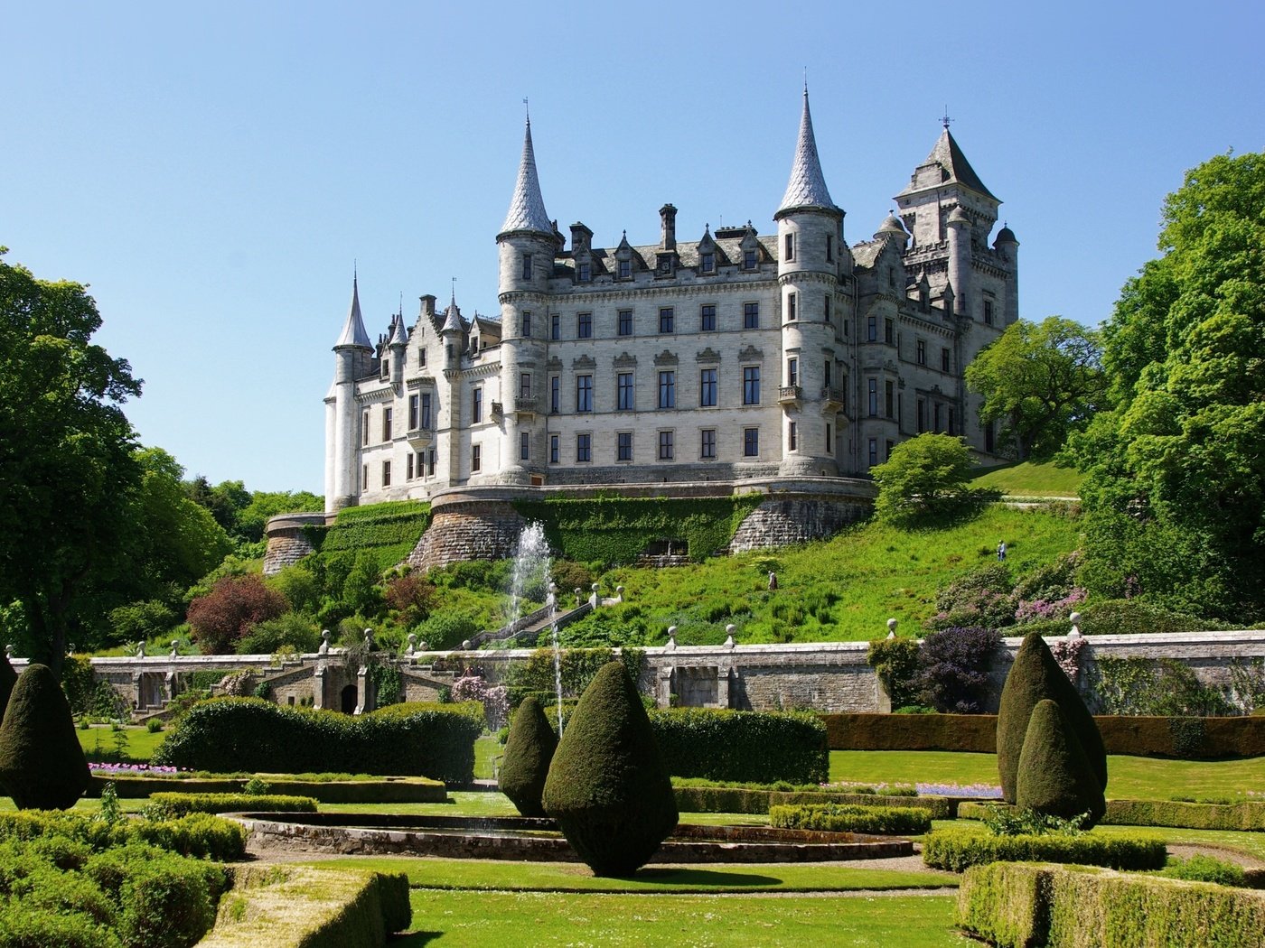 Обои парк, замок, сад, фонтан, шотландия, dunrobin castle, замок данробин, park, castle, garden, fountain, scotland разрешение 3702x2548 Загрузить