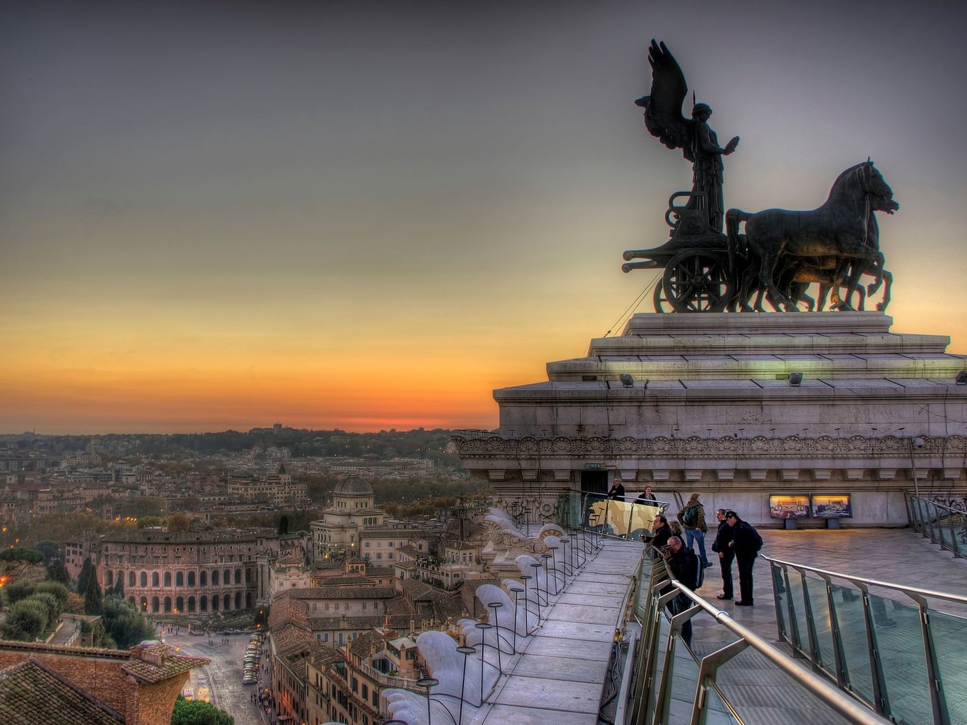 Обои закат, панорама, италия, памятник, рим, sunset, panorama, italy, monument, rome разрешение 1920x1302 Загрузить