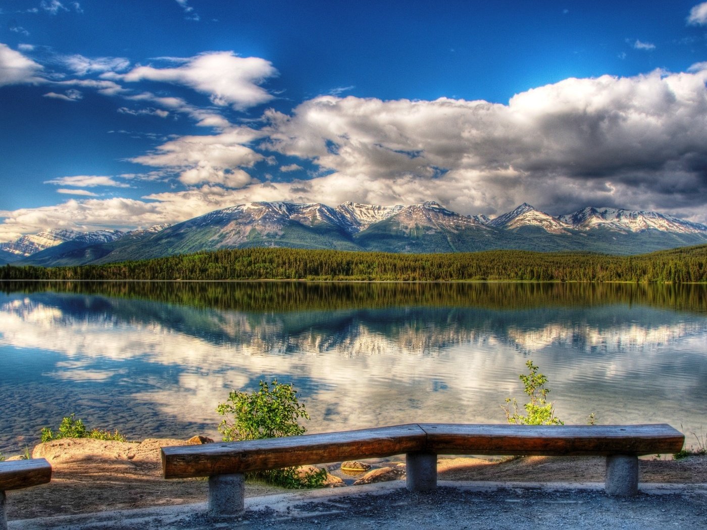 Обои небо, облака, река, горы, природа, лес, отражение, the sky, clouds, river, mountains, nature, forest, reflection разрешение 2560x1600 Загрузить