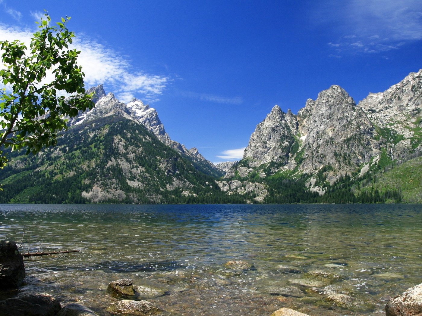 Обои небо, облака, озеро, скалы, камни, сша, вайоминг, гранд-титон, the sky, clouds, lake, rocks, stones, usa, wyoming, grand teton разрешение 2148x1400 Загрузить