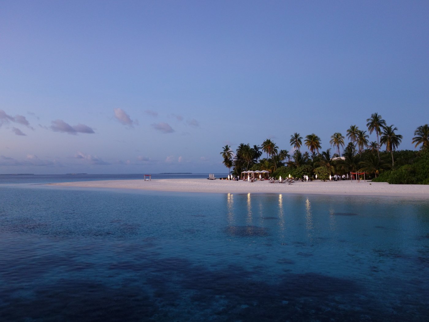 Обои море, пляж, пальмы, сумерки, мальдивы, sea, beach, palm trees, twilight, the maldives разрешение 5472x3648 Загрузить