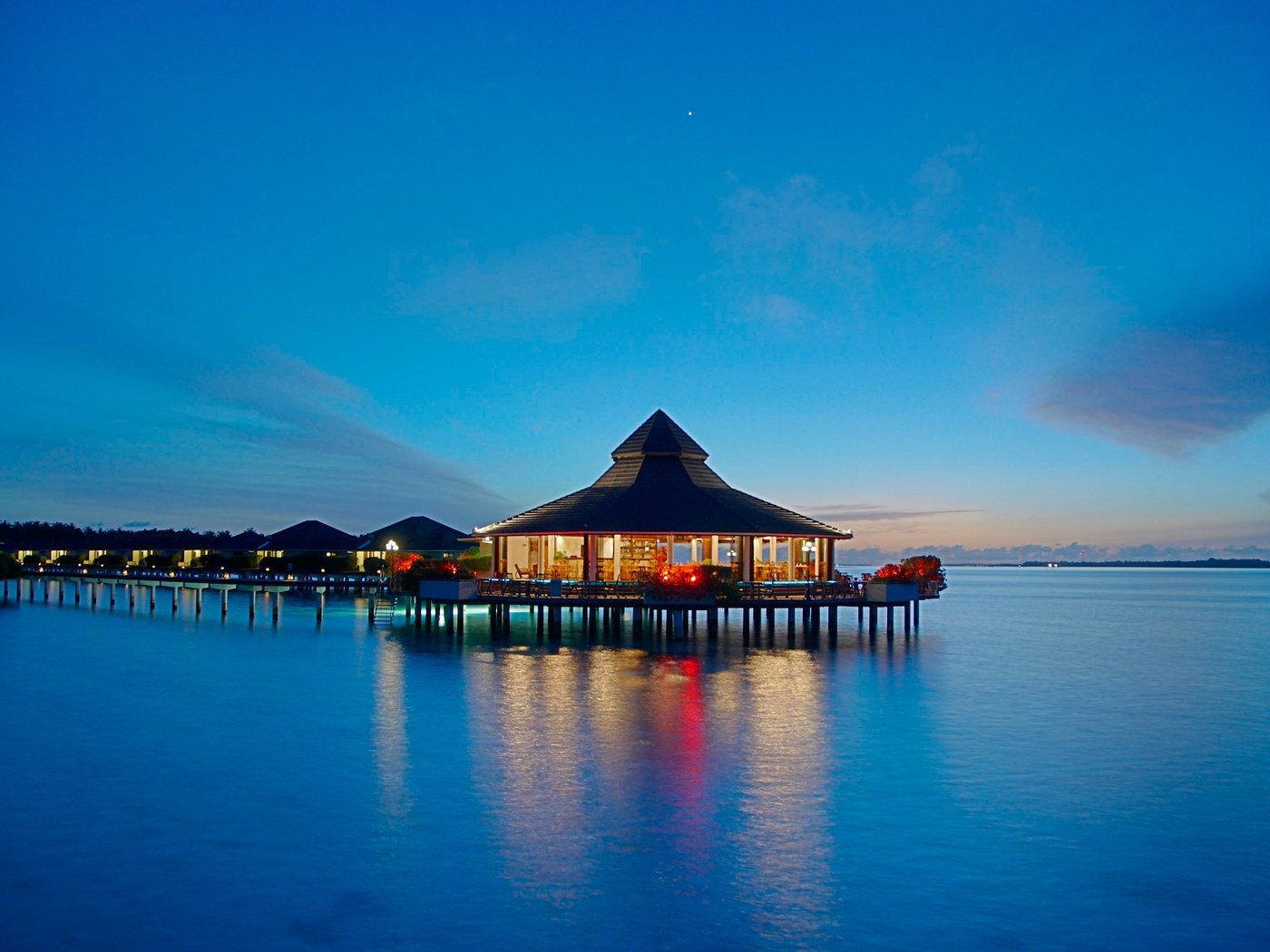 Обои вечер, бунгало, тропики, мальдивы, the evening, bungalow, tropics, the maldives разрешение 3872x2592 Загрузить