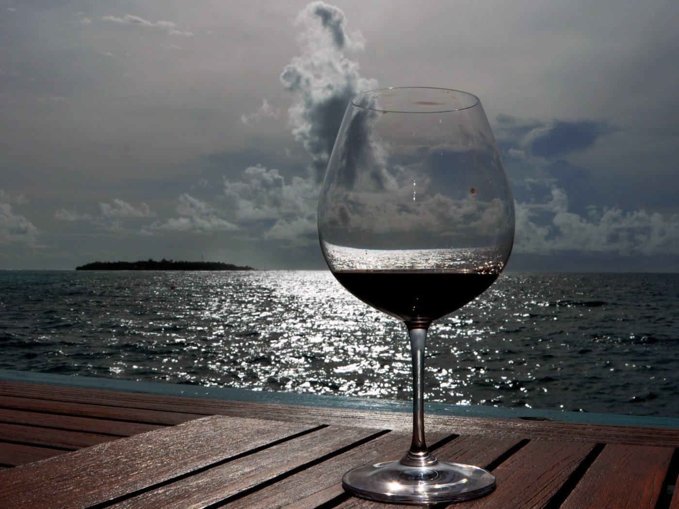 Обои небо, море, бокал, вино, the sky, sea, glass, wine разрешение 1920x1200 Загрузить