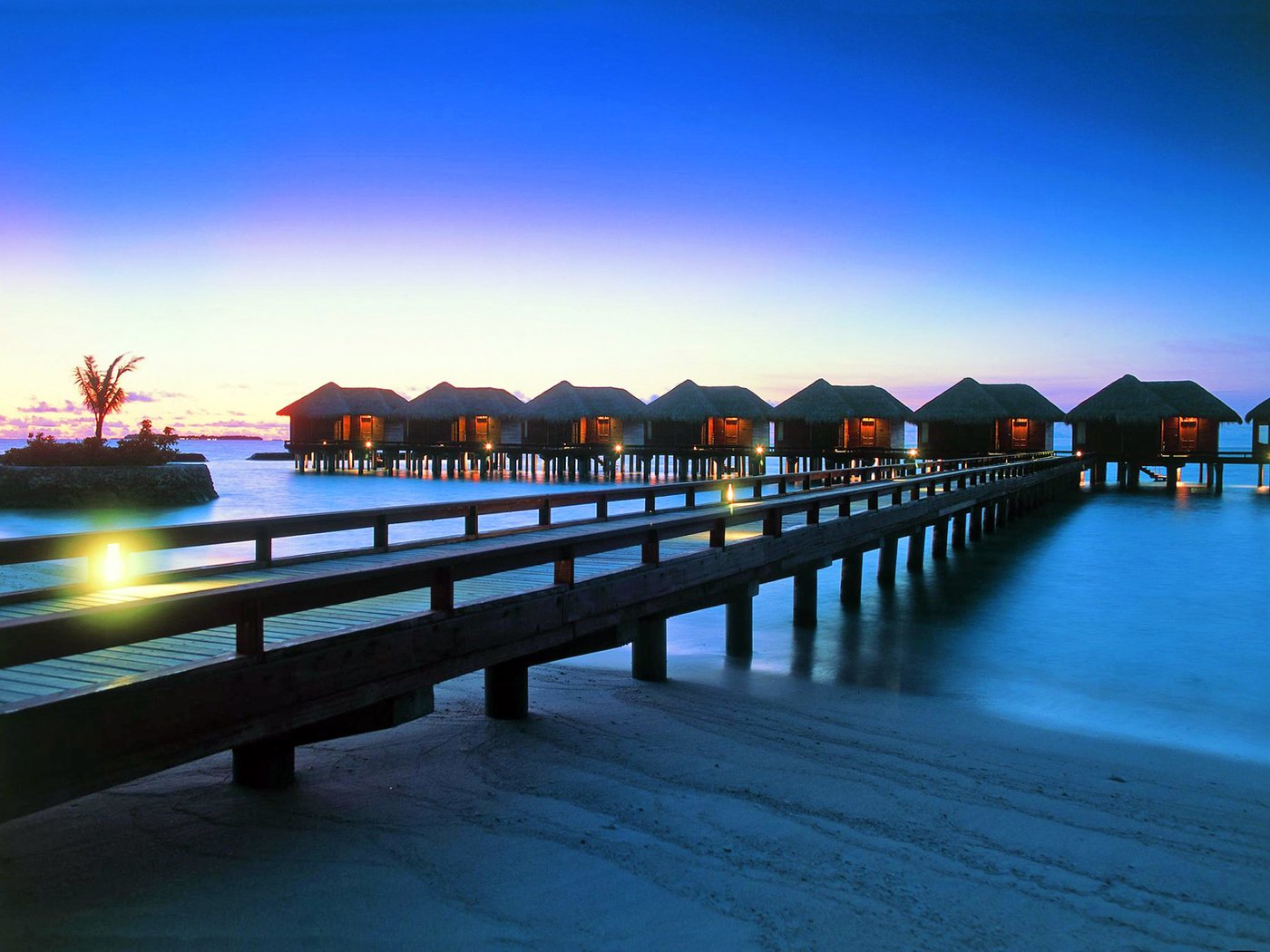Обои море, пляж, отдых, бунгало, тропики, мальдивы, sea, beach, stay, bungalow, tropics, the maldives разрешение 2112x1547 Загрузить