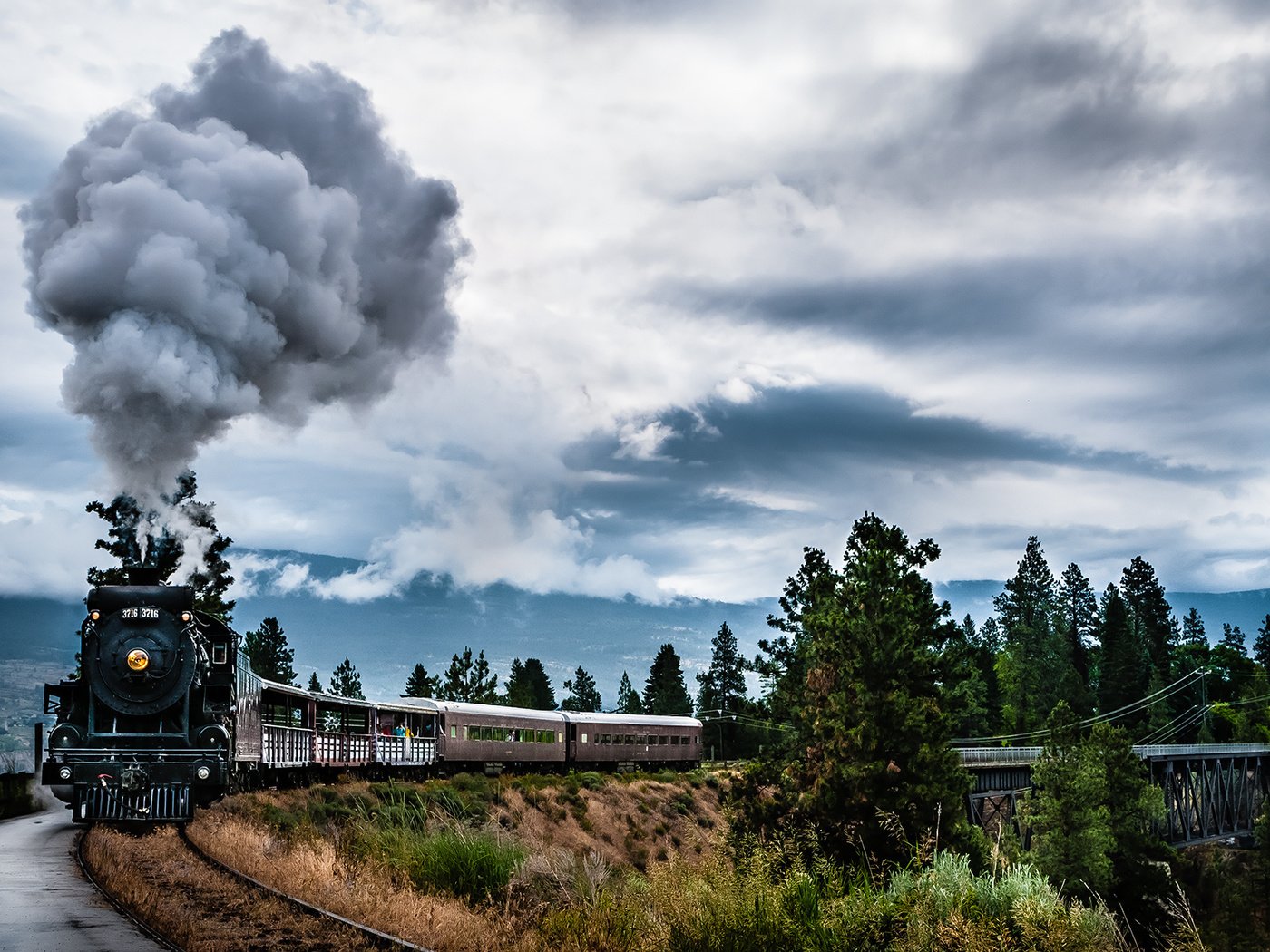 Обои природа, дым, поезд, канада, паровоз, британская колумбия, nature, smoke, train, canada, the engine, british columbia разрешение 1920x1200 Загрузить