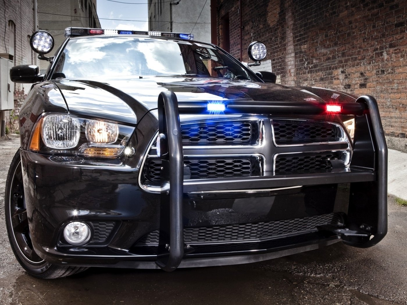 Обои полиция, полицейская, додж, седан, charger, чарджер, pursuit, police, dodge, sedan, the charger разрешение 1920x1200 Загрузить