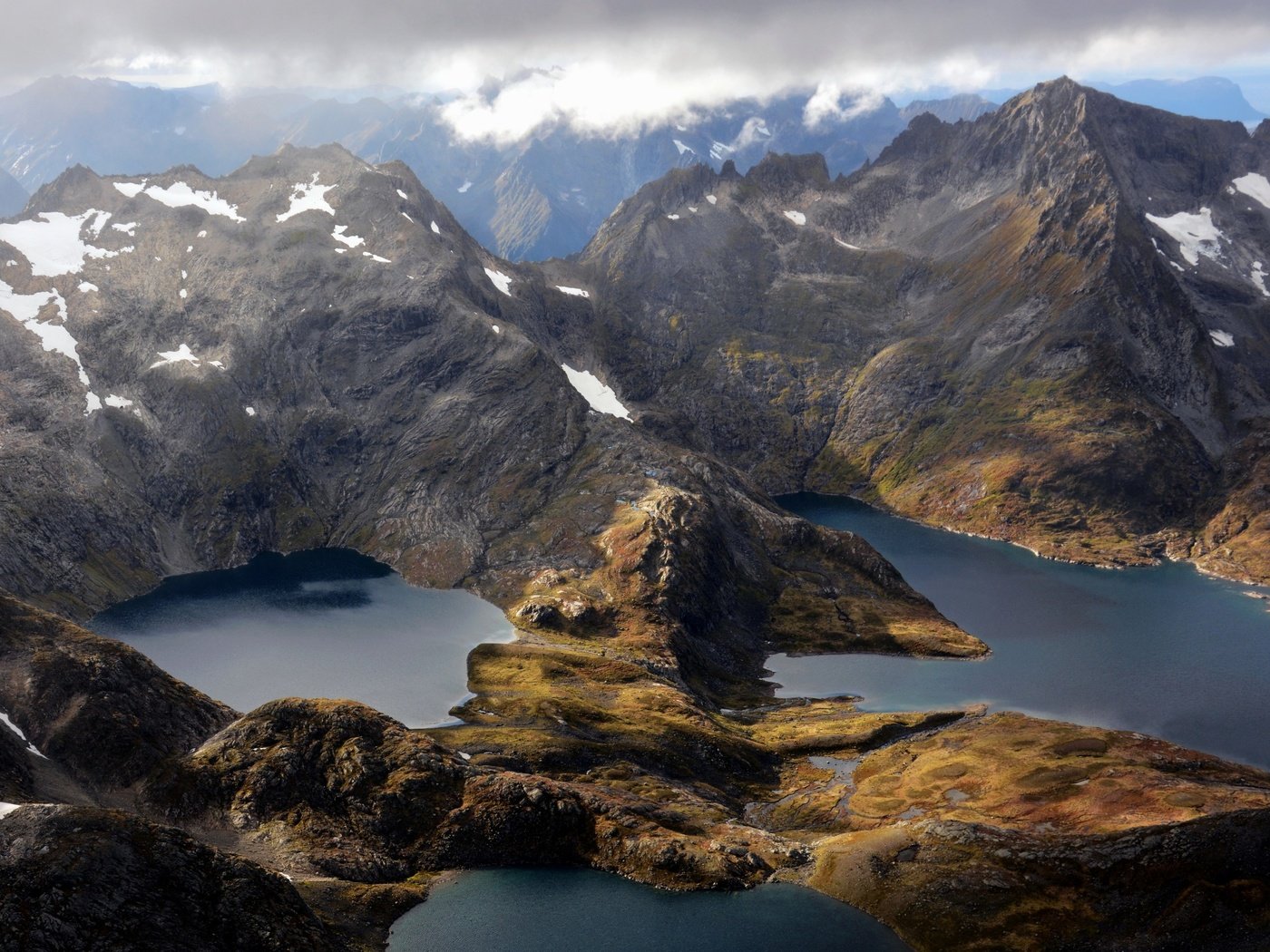 Обои облака, горы, снег, озёра, норвегия, lakes, норвегии, straumgjerde, clouds, mountains, snow, lake, norway разрешение 2880x1800 Загрузить