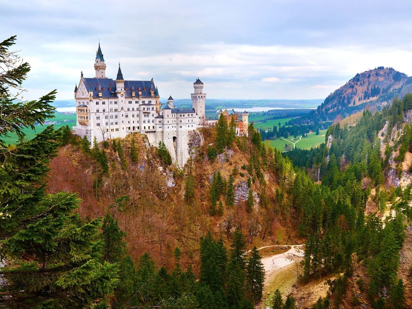 Обои скала, германия, бавария, замок нойшванштайн, rock, germany, bayern, neuschwanstein castle разрешение 3840x2345 Загрузить