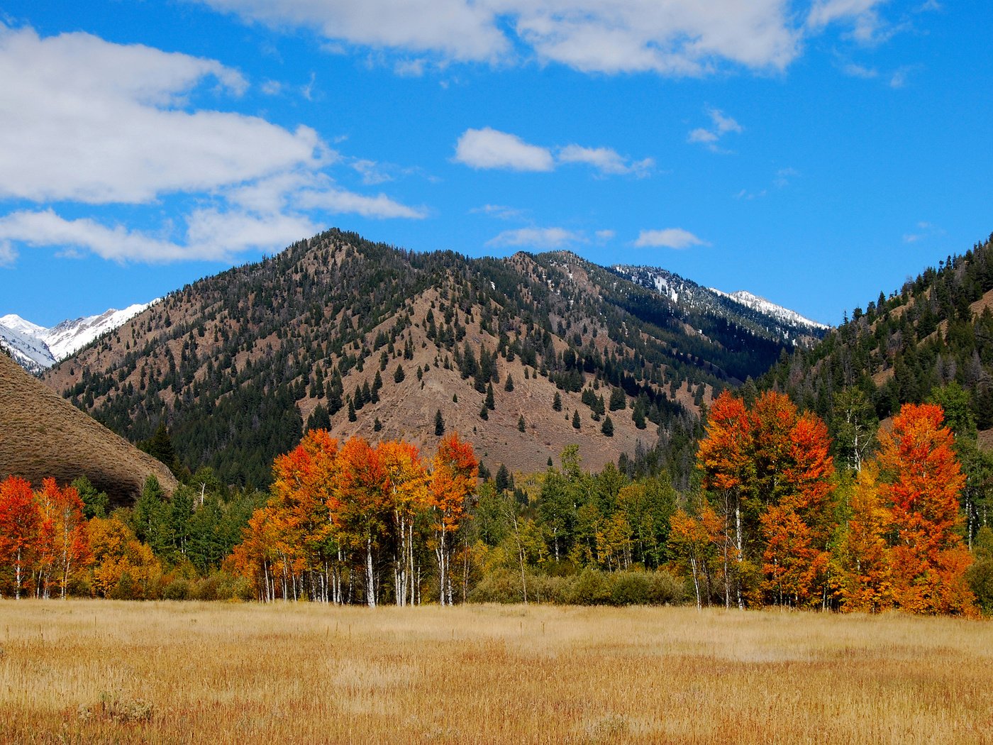 Обои горы, пейзаж, осень, mountains, landscape, autumn разрешение 2048x1371 Загрузить