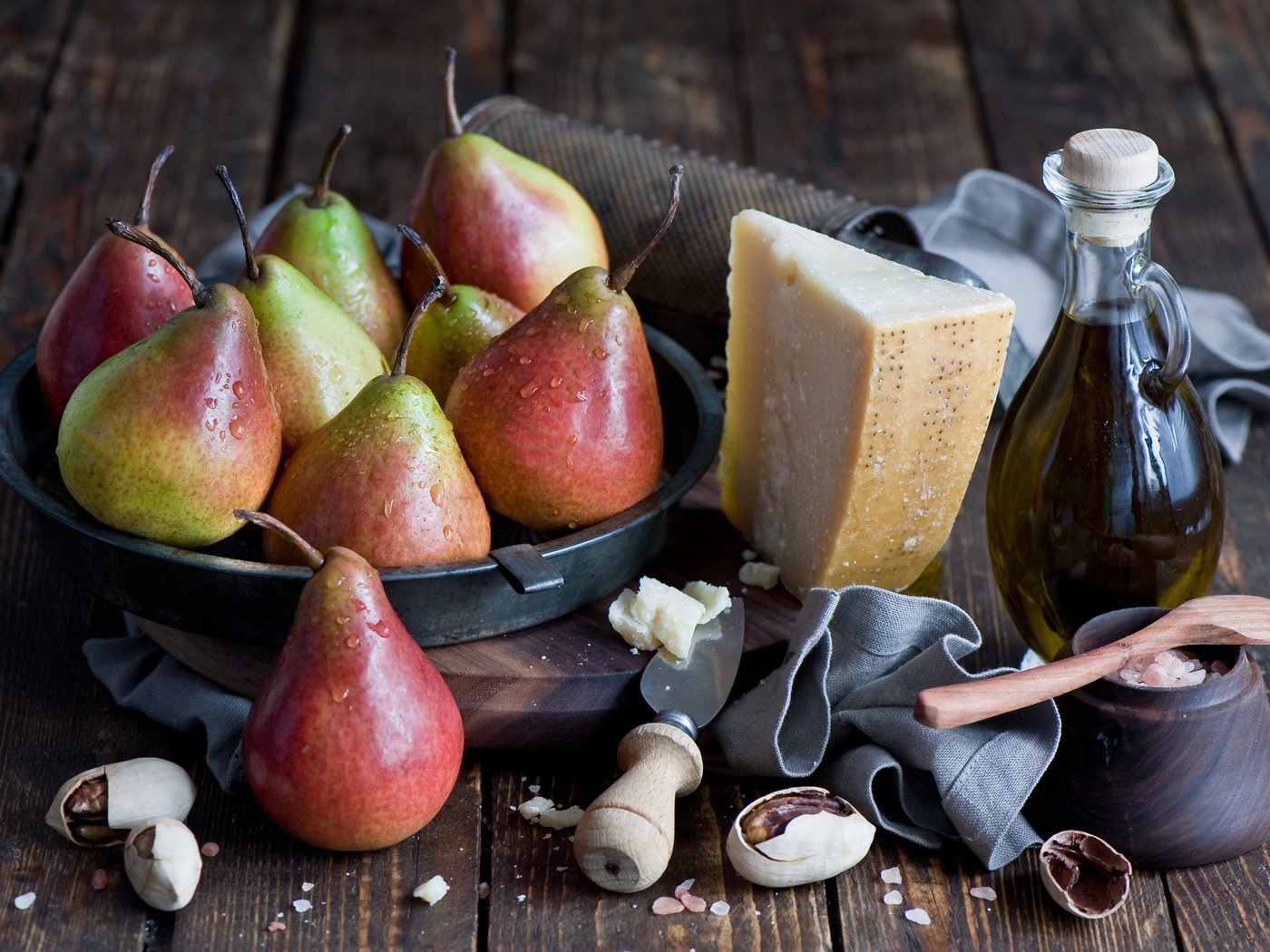 Обои орехи, фрукты, сыр, масло, натюрморт, груши, соль, anna verdina, nuts, fruit, cheese, oil, still life, pear, salt разрешение 2000x1331 Загрузить