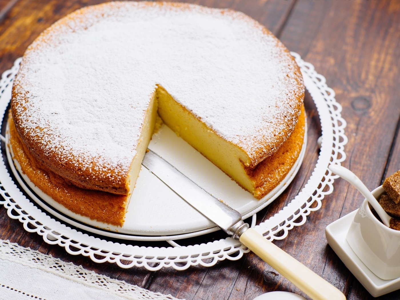 Обои выпечка, торт, сахарная пудра, лимонный десерт, cakes, cake, powdered sugar, lemon dessert разрешение 2048x1323 Загрузить