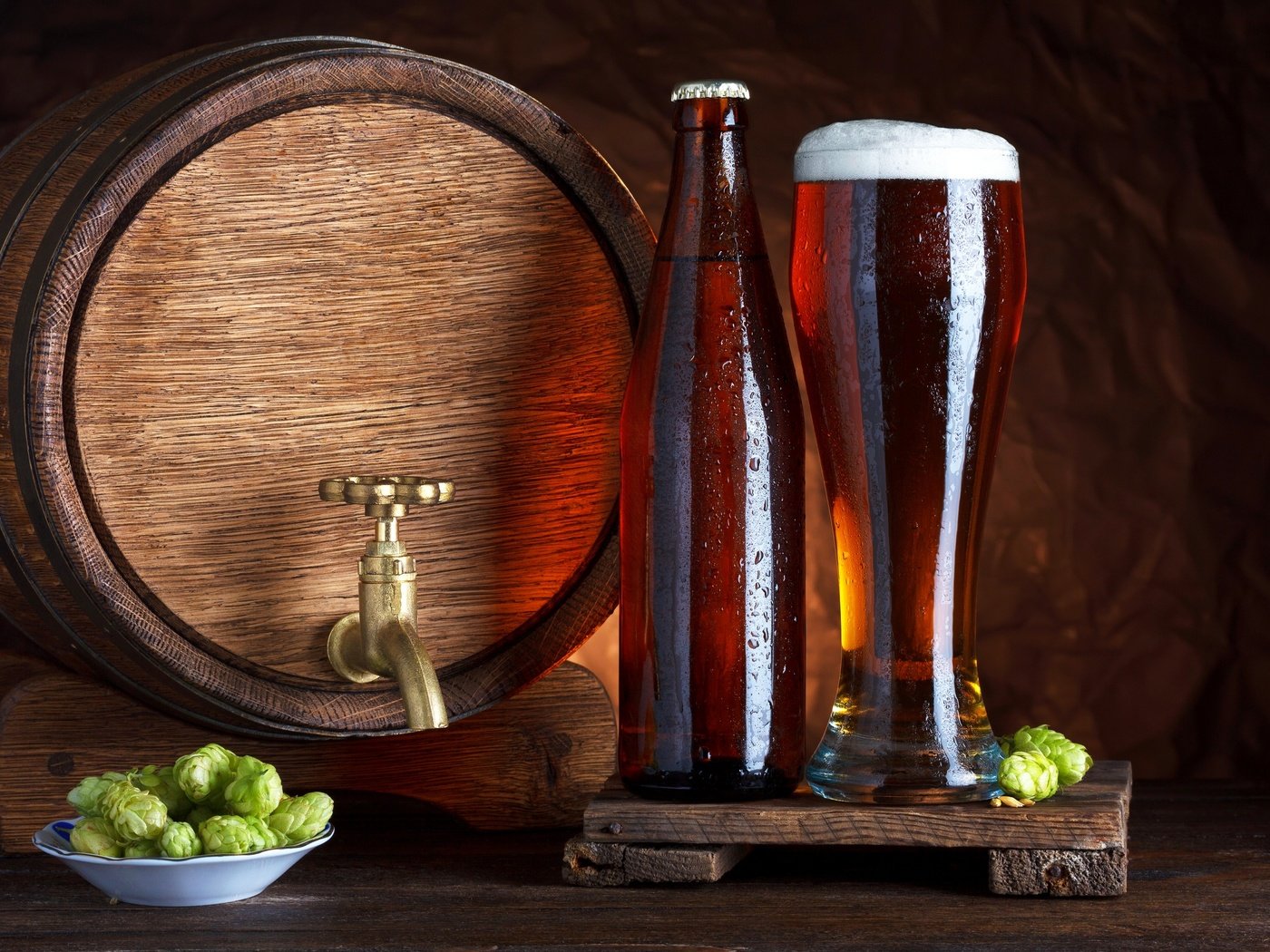 Обои стакан, пиво, бочка, хмель, баррель, glass, beer, barrel, hops разрешение 2880x1920 Загрузить