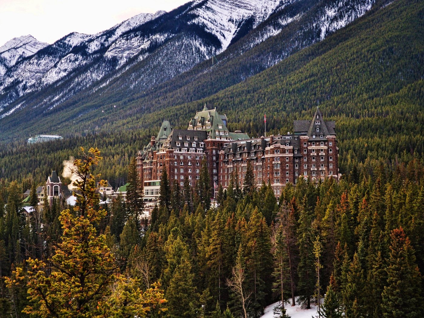 Обои канада, отель, национальный парк банф, the fairmont at banff springs, canada, the hotel, banff national park разрешение 2880x1913 Загрузить