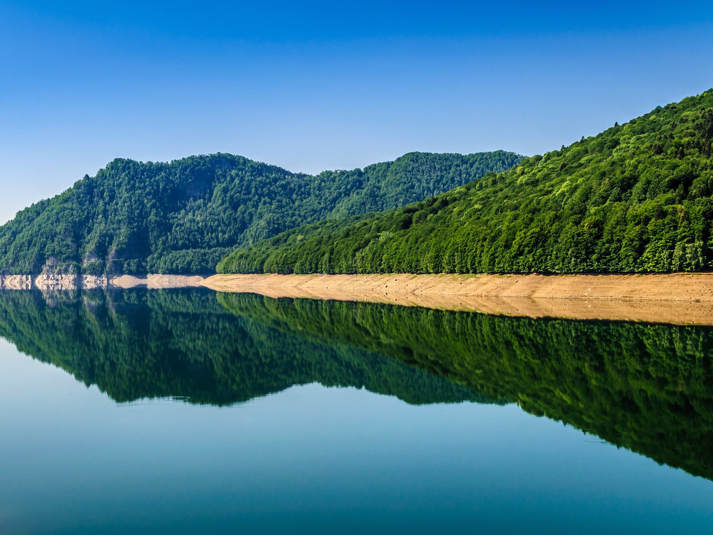 Обои небо, озеро, горы, отражение, пейзаж, румыния, the sky, lake, mountains, reflection, landscape, romania разрешение 4177x2848 Загрузить