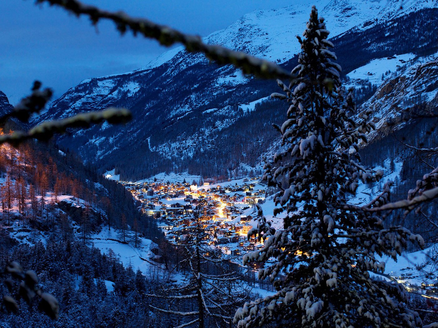 Обои горы, вид, панорама, город, швейцария, альпы, alpen, mountains, view, panorama, the city, switzerland, alps разрешение 1920x1080 Загрузить