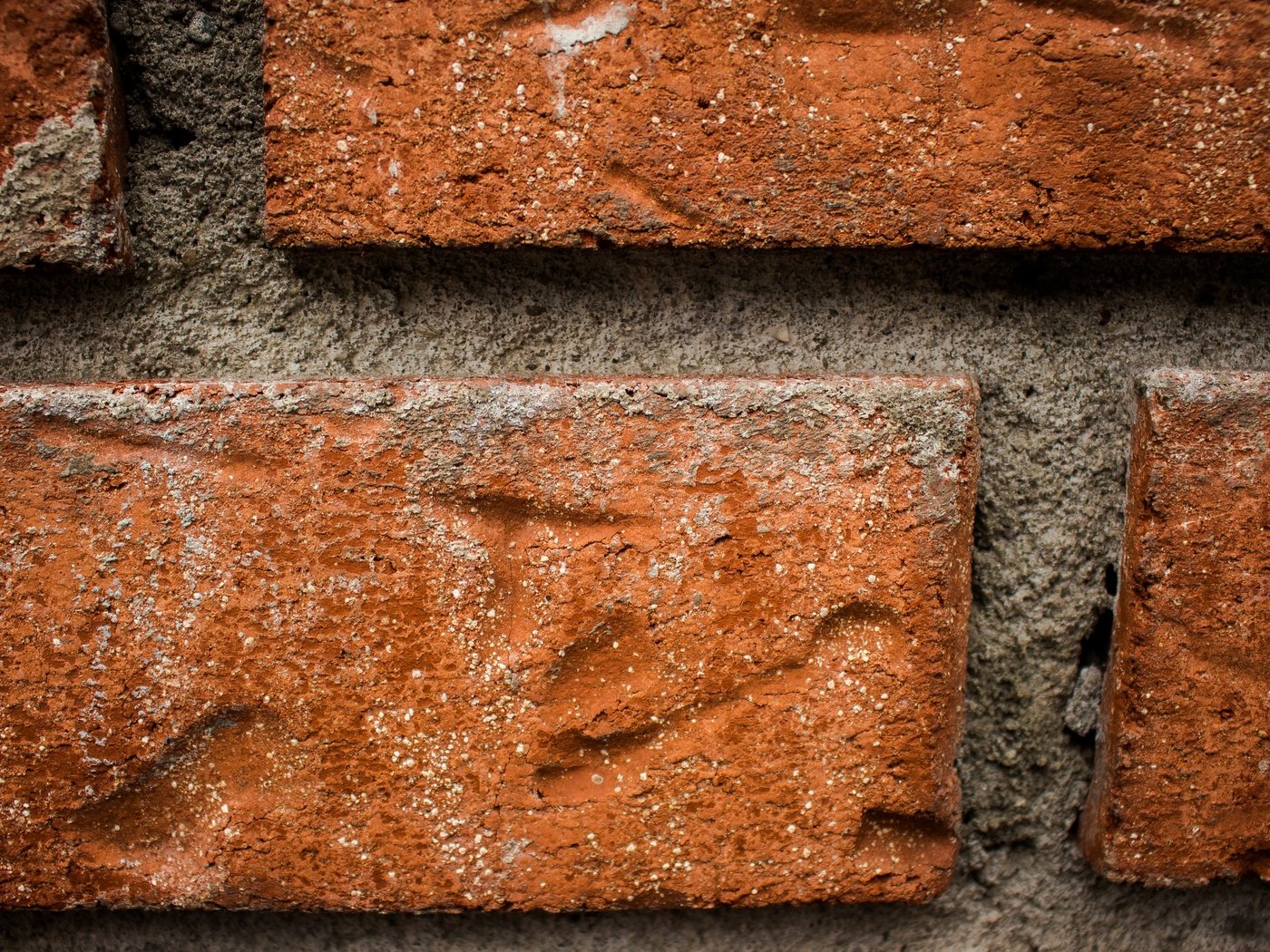 Обои стена, красный, кирпич, цемент, wall, red, brick, cement разрешение 2880x1620 Загрузить