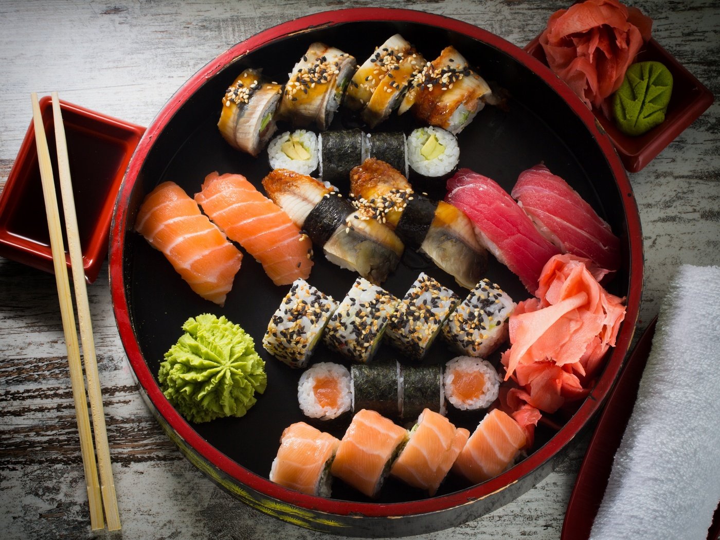 Обои рыба, суши, роллы, oriental food, preparation, fish, sushi, rolls разрешение 2880x1920 Загрузить