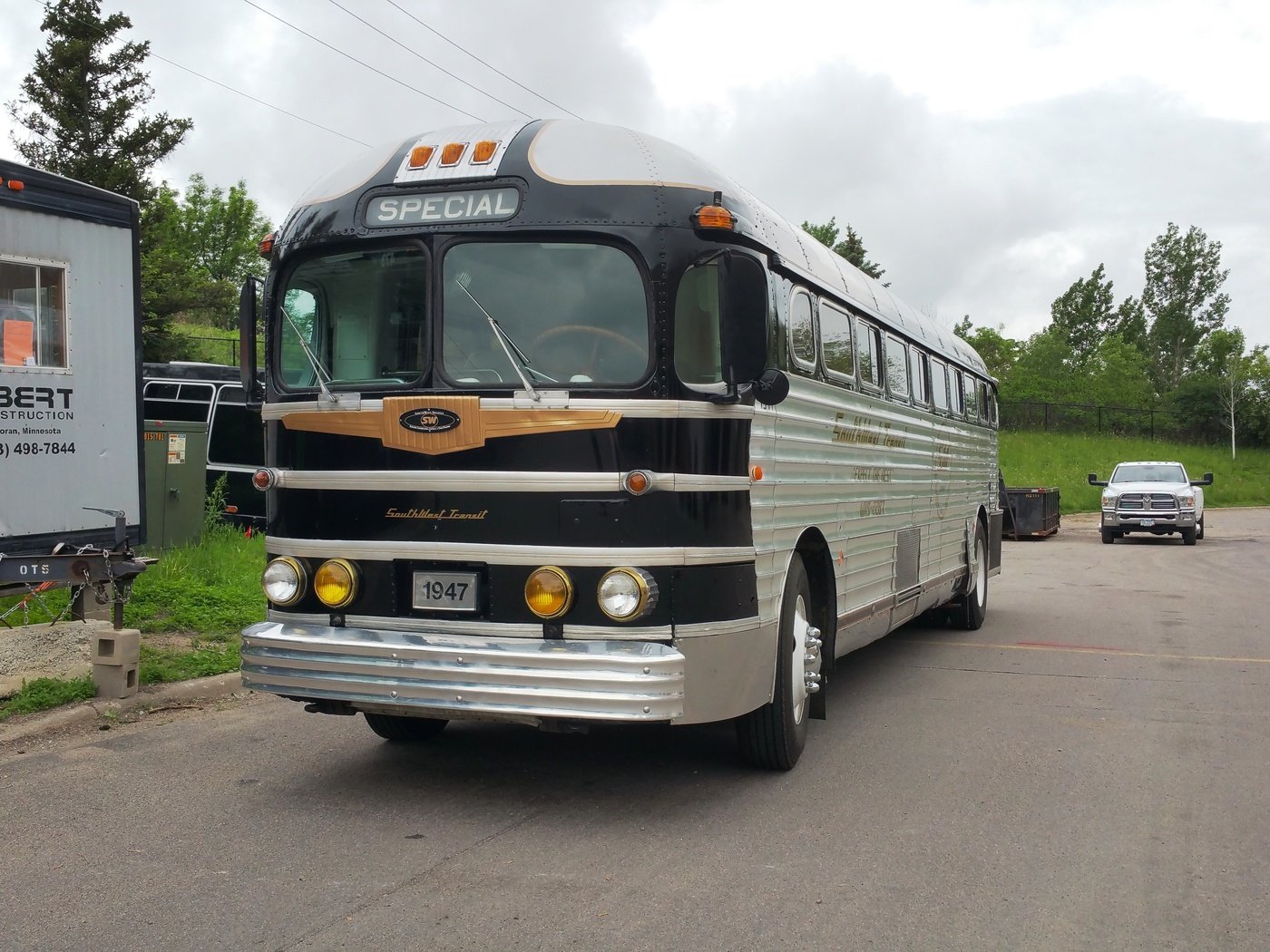 Обои 1947 bus разрешение 5312x2988 Загрузить