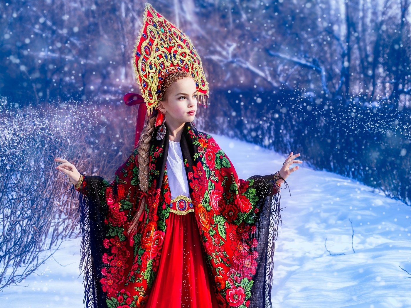 Обои снег, зима, девочка, наряд, платок, этно, кокошник, snow, winter, girl, outfit, shawl, ethno, kokoshnik разрешение 1920x1277 Загрузить