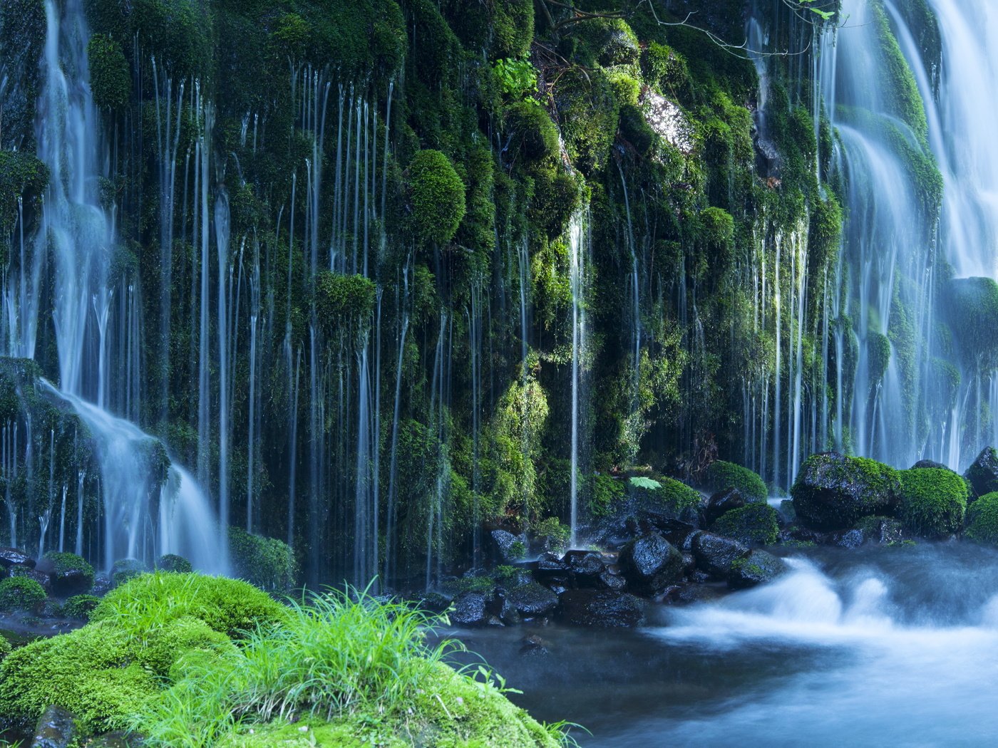 Обои камни, водопад, поток, мох, stones, waterfall, stream, moss разрешение 5423x3615 Загрузить