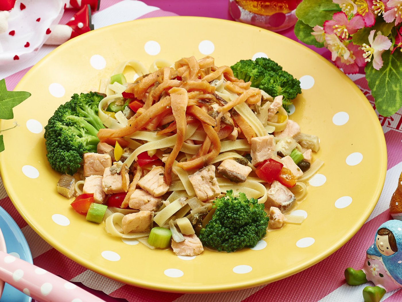 Обои овощи, мясо, брокколи, лапша, vegetables, meat, broccoli, noodles разрешение 2048x1363 Загрузить