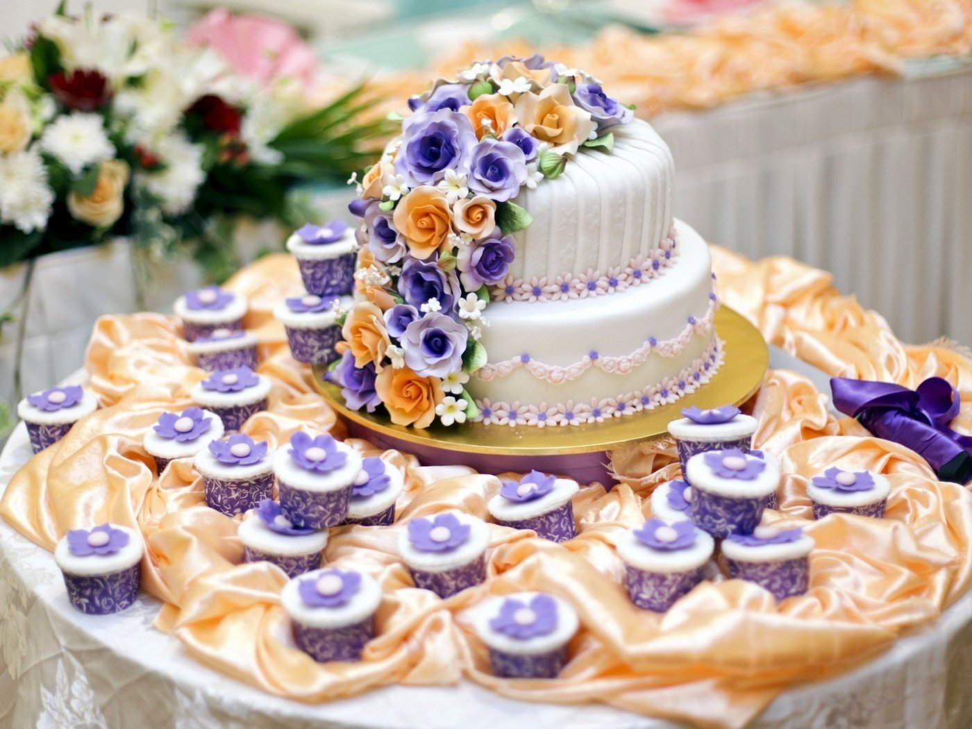 Обои свадьба, сладкое, украшение, торт, кексы, декор, wedding, sweet, decoration, cake, cupcakes, decor разрешение 1920x1175 Загрузить