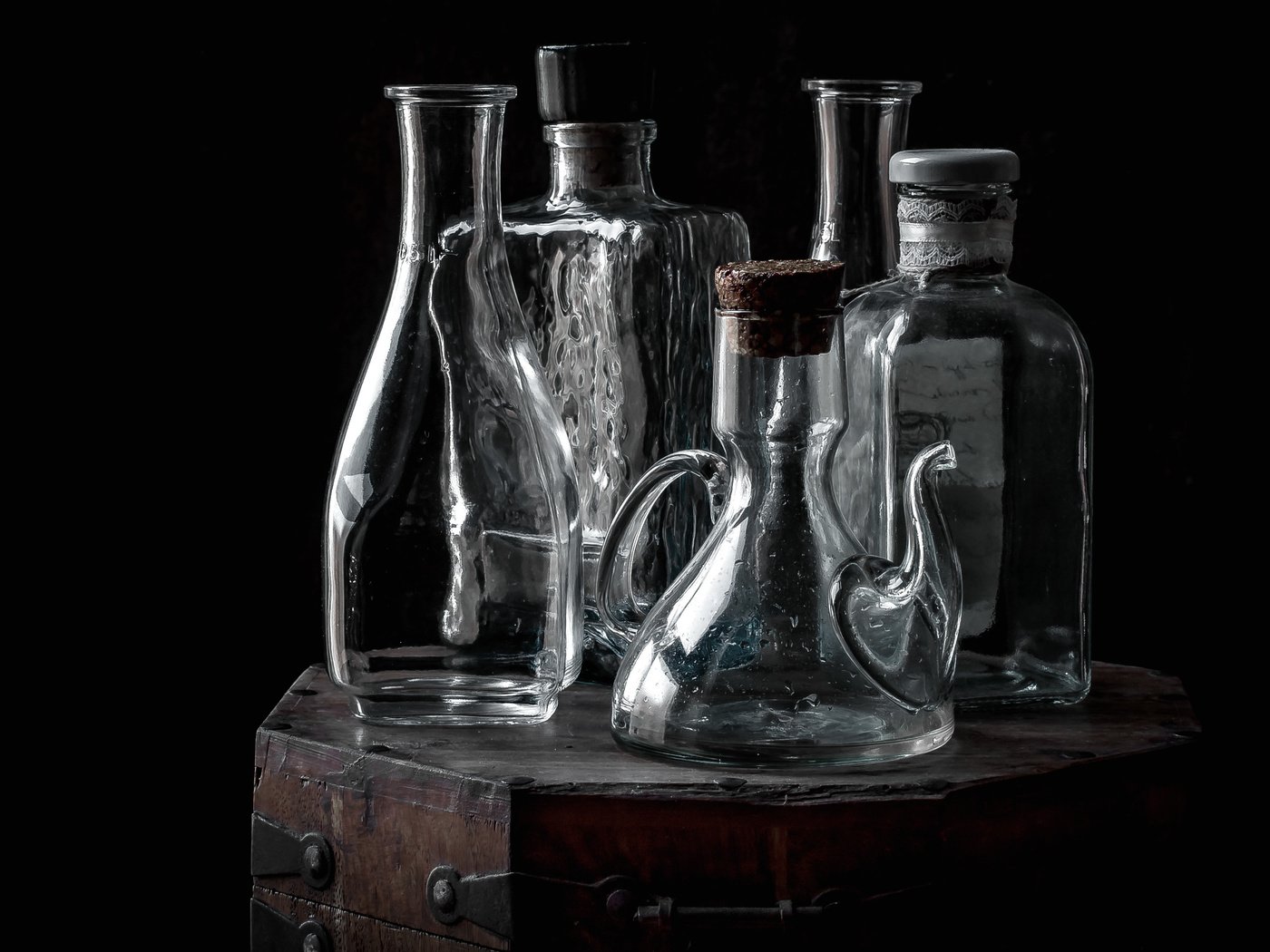 Обои стекло, бутылка, натюрморт, колба, glass, bottle, still life, the bulb разрешение 3375x2376 Загрузить