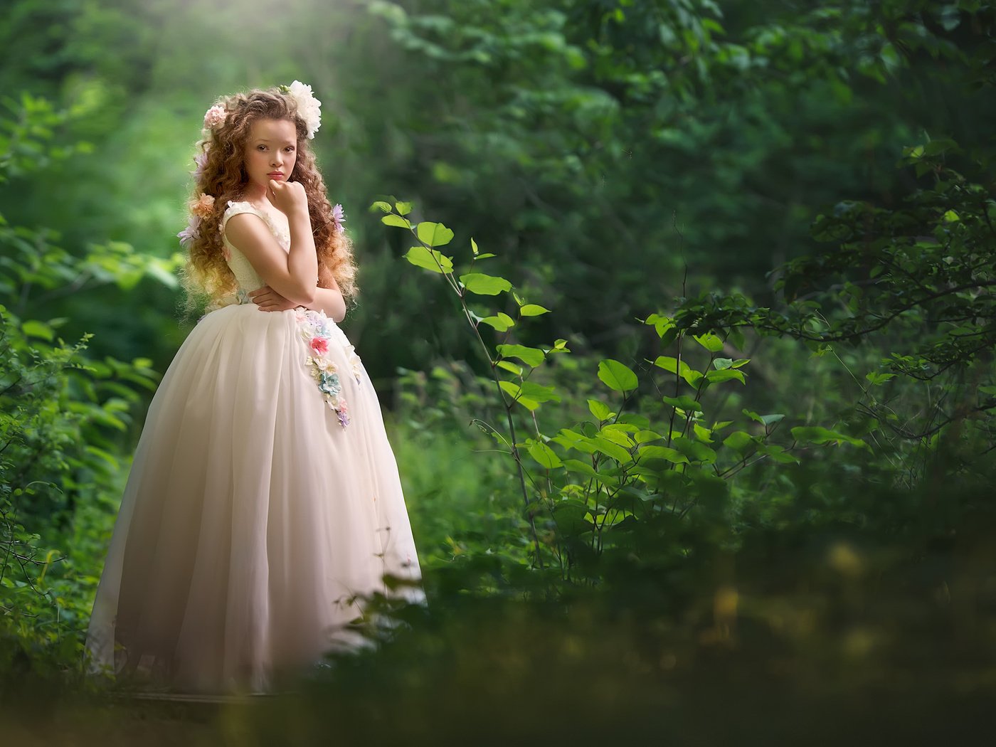 Обои природа, платье, девочка, nature, dress, girl разрешение 2048x1317 Загрузить