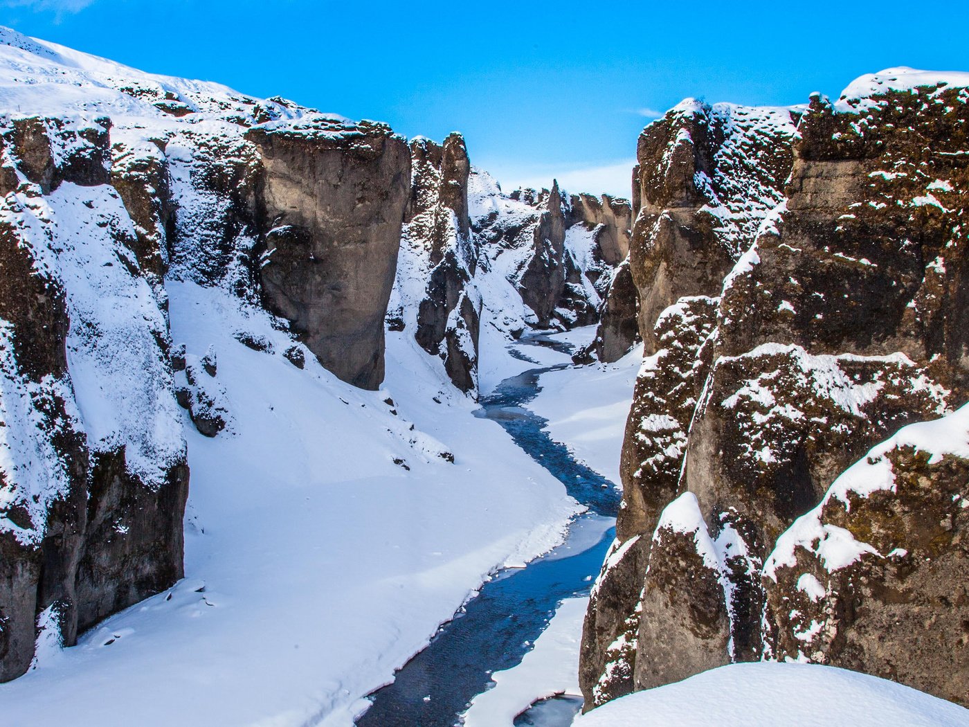 Обои река, скалы, снег, зима, исландия, river, rocks, snow, winter, iceland разрешение 2048x1249 Загрузить