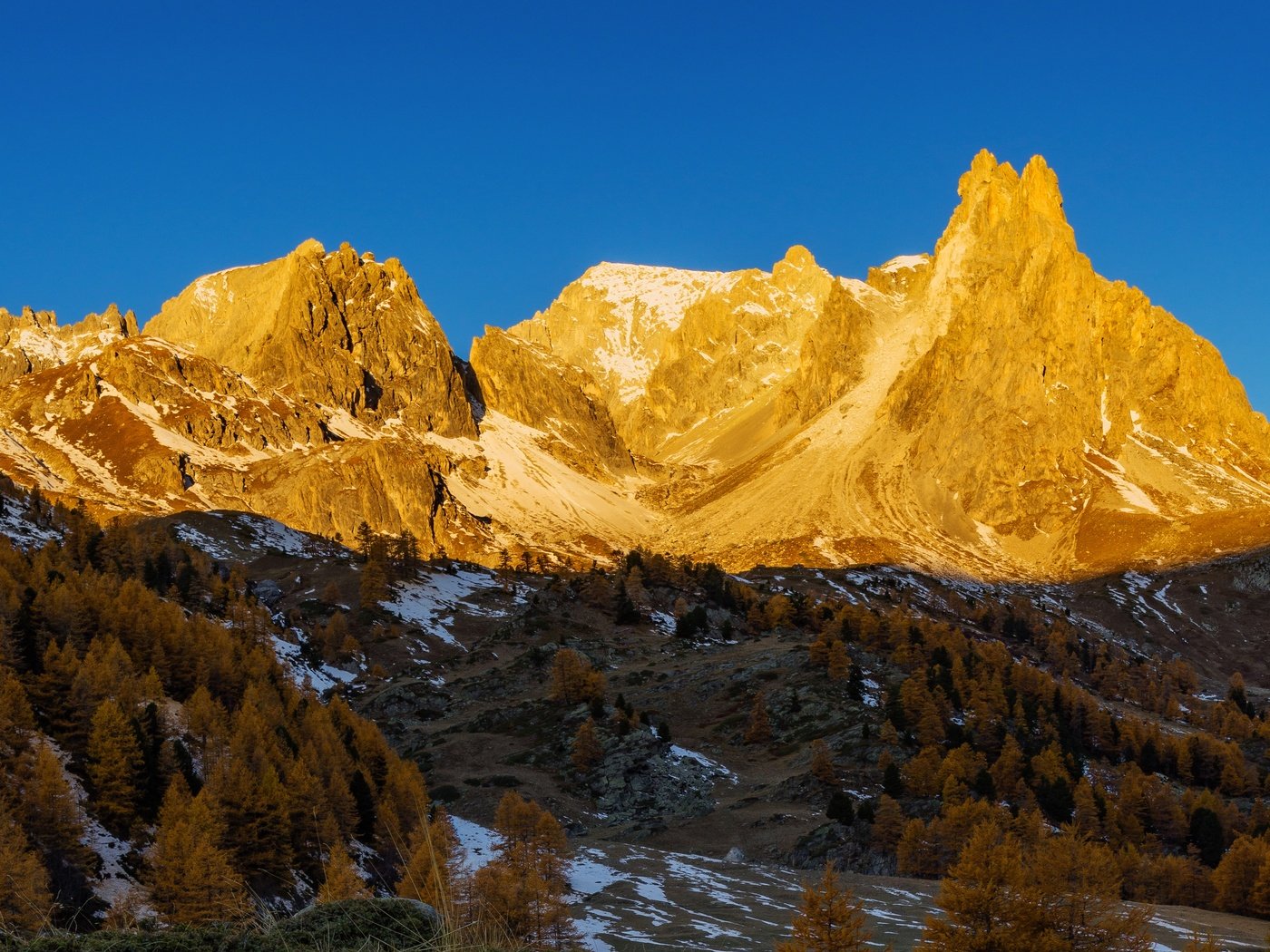 Обои небо, деревья, горы, природа, франция, the sky, trees, mountains, nature, france разрешение 4000x2556 Загрузить