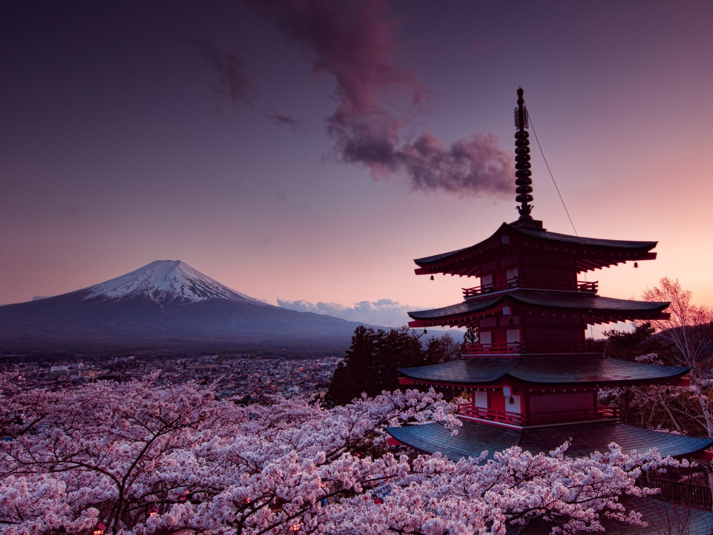 Обои гора, япония, весна, фудзияма, chureito pagoda, фудзиёсида, mountain, japan, spring, fuji, fujiyoshida разрешение 7332x4713 Загрузить