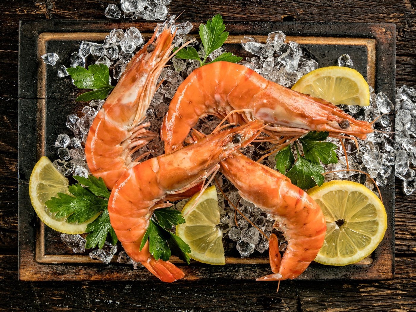 Обои зелень, лёд, лимон, морепродукты, креветки, greens, ice, lemon, seafood, shrimp разрешение 1920x1262 Загрузить