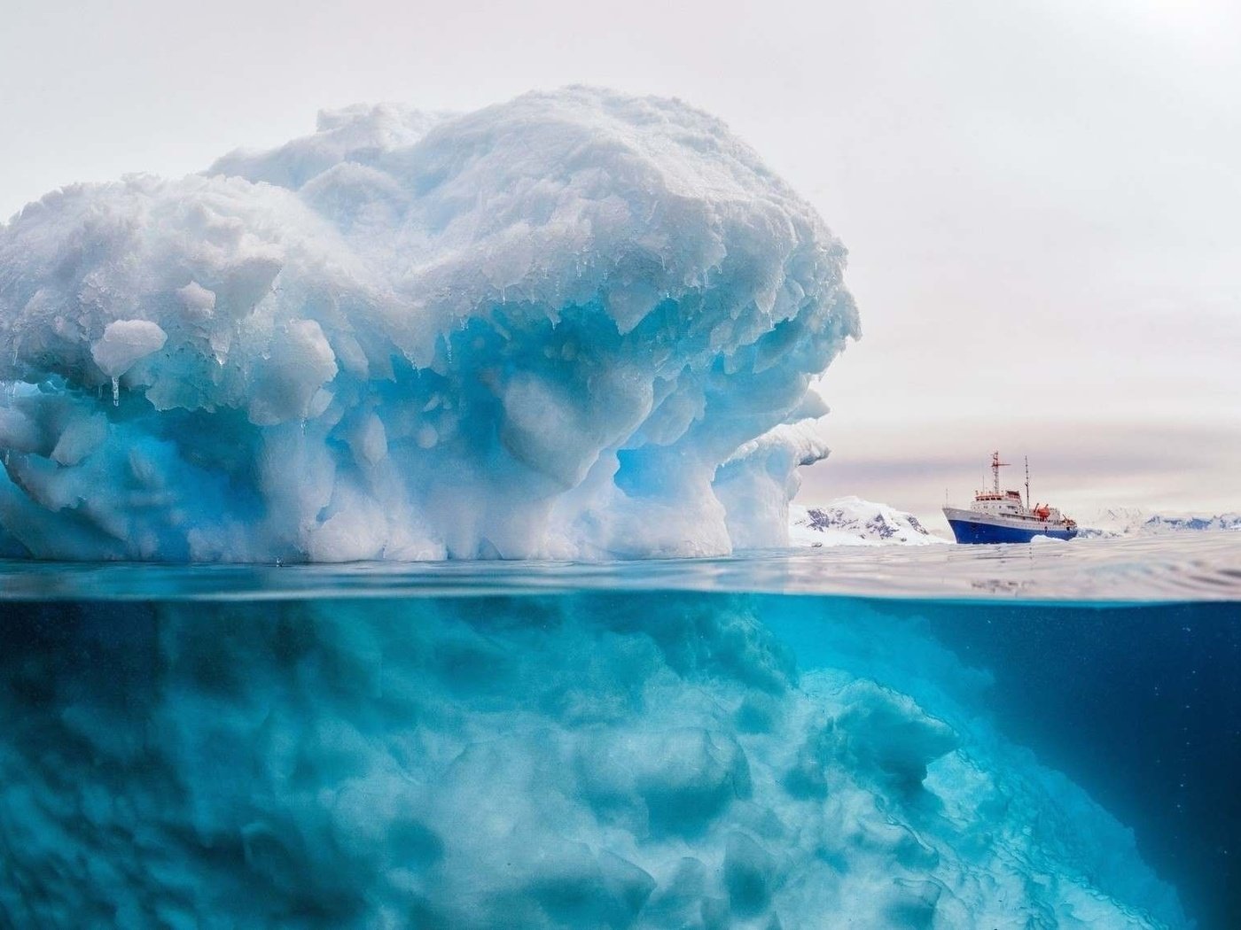 Обои природа, море, корабль, лёд, айсберг, антарктида, nature, sea, ship, ice, iceberg, antarctica разрешение 1920x1145 Загрузить