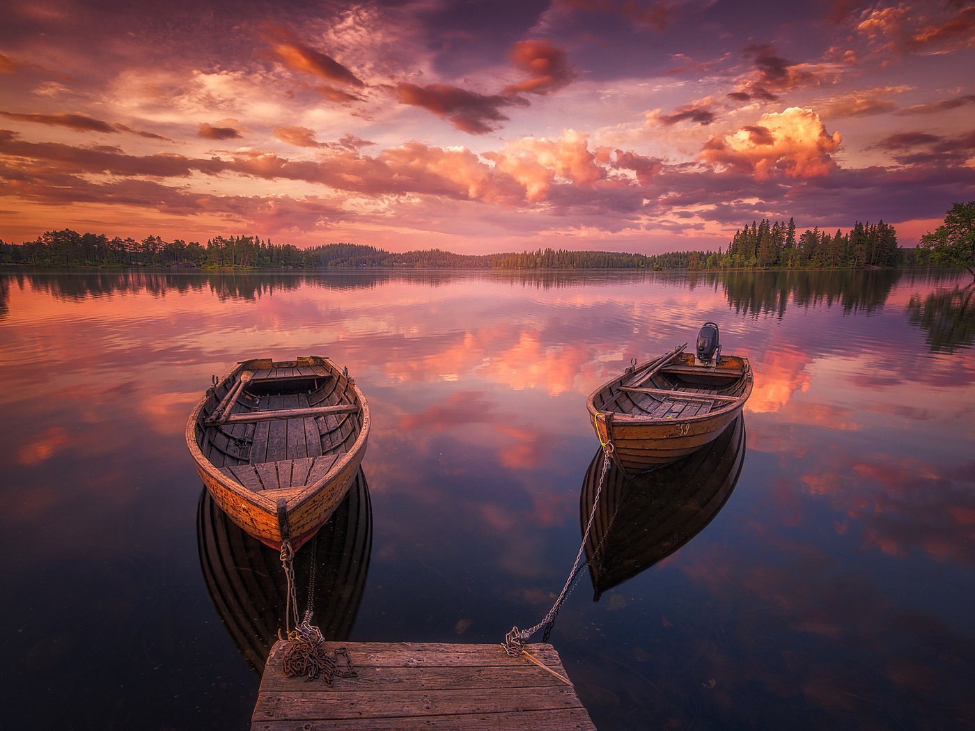 Обои небо, облака, озеро, закат, лодки, причал, the sky, clouds, lake, sunset, boats, pier разрешение 2048x1365 Загрузить