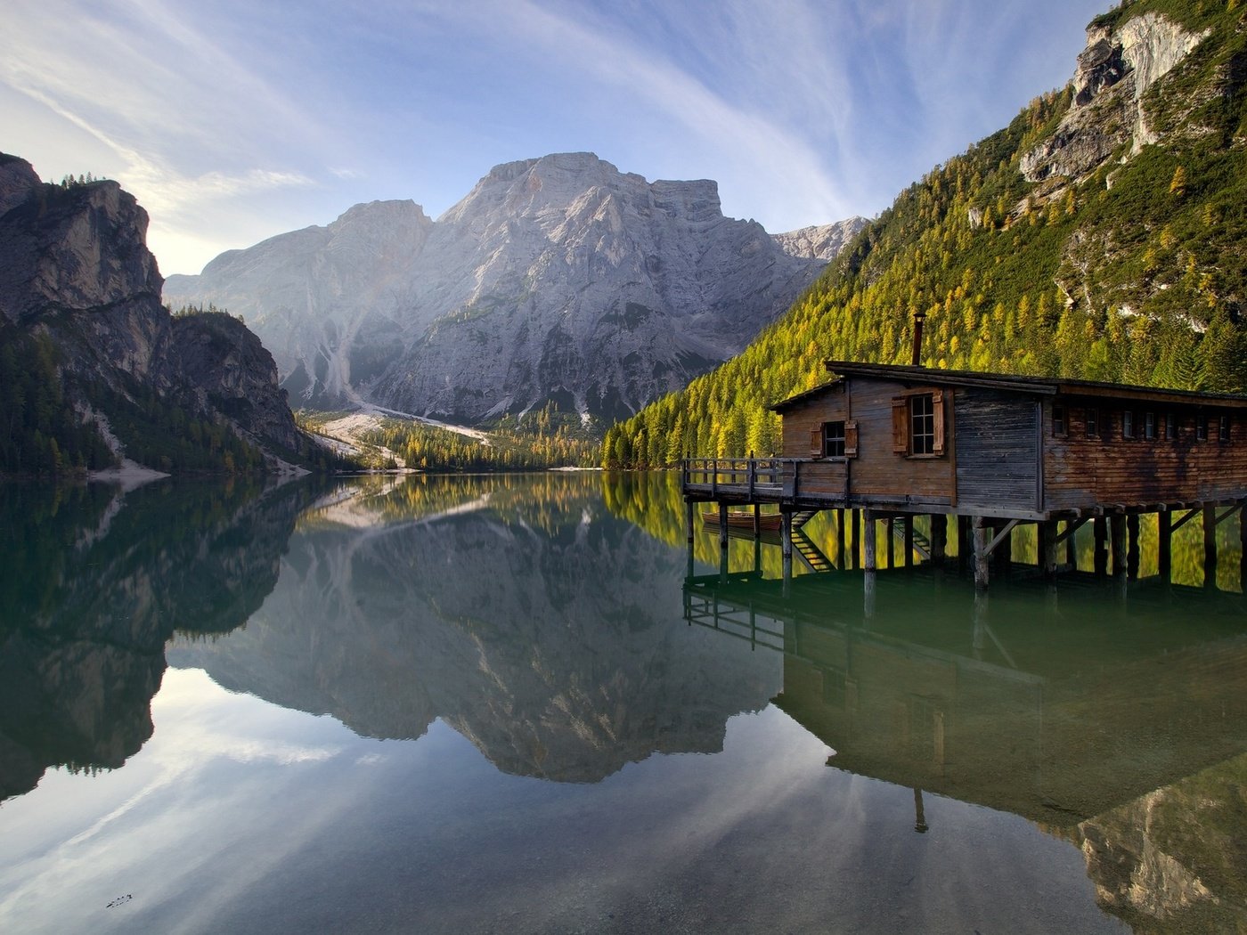 Обои вода, озеро, горы, природа, отражение, пейзаж, италия, домик, water, lake, mountains, nature, reflection, landscape, italy, house разрешение 2048x1365 Загрузить