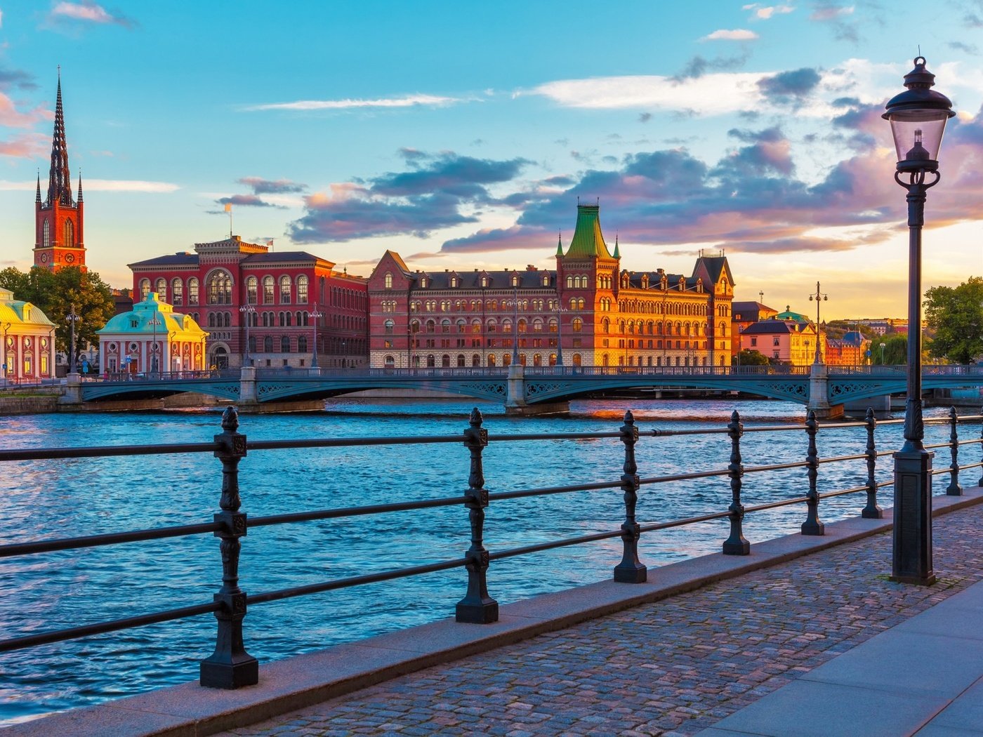 Обои река, город, набережная, швеция, стокгольм, river, the city, promenade, sweden, stockholm разрешение 1920x1200 Загрузить