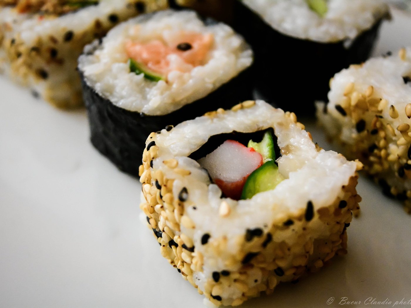 Обои суши, роллы, морепродукты, японская кухня, claudia bucur, sushi, rolls, seafood, japanese cuisine разрешение 6000x4000 Загрузить