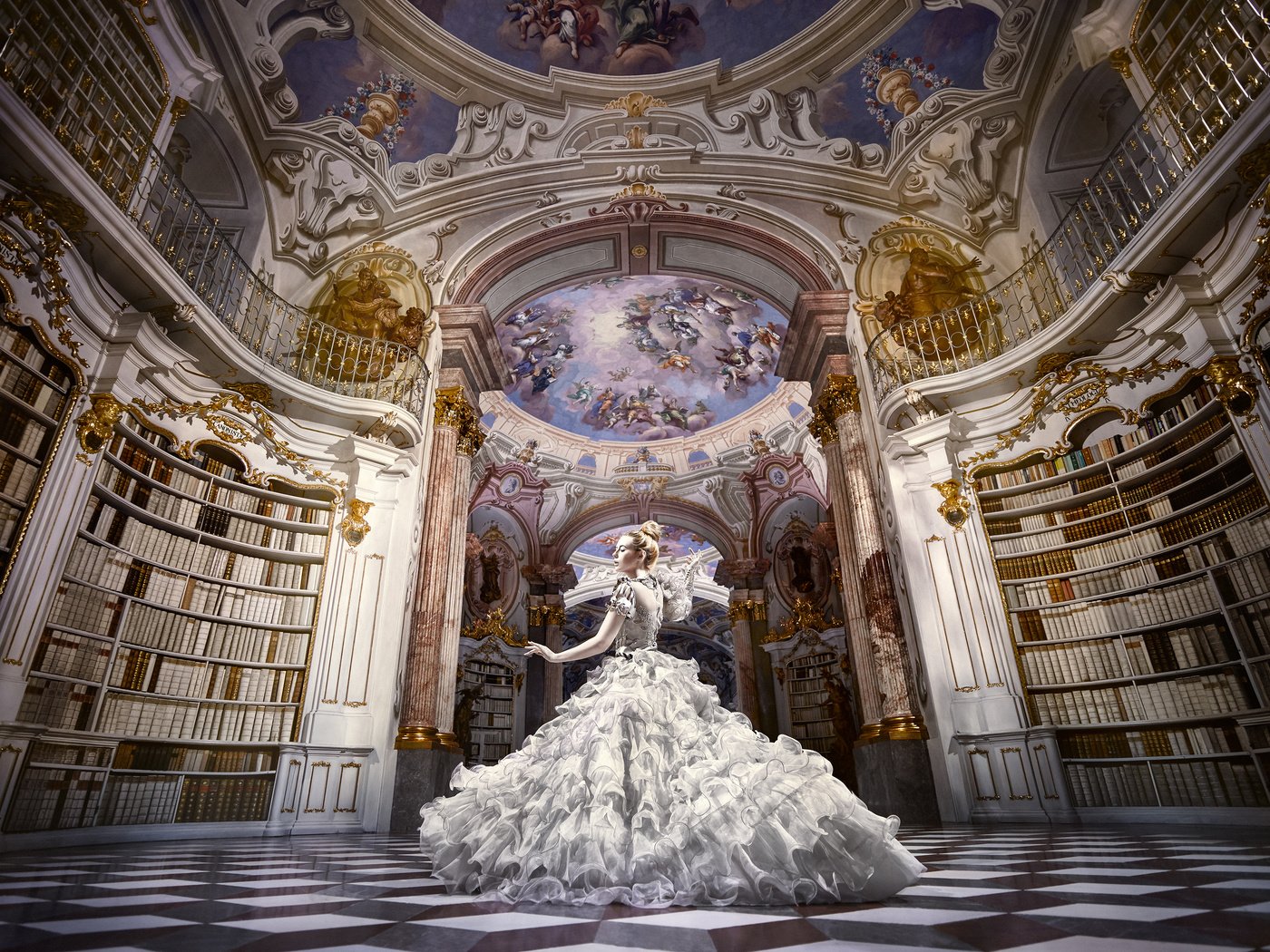 Обои девушка, настроение, платье, книги, зал, танец, библиотека, girl, mood, dress, books, hall, dance, library разрешение 3000x2254 Загрузить