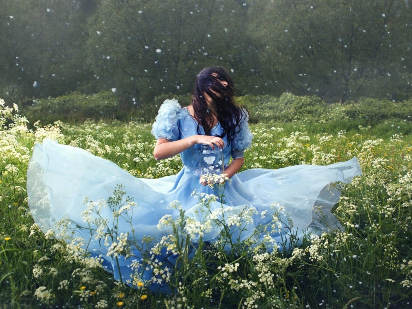 Обои цветы, девушка, настроение, платье, луг, волосы, flowers, girl, mood, dress, meadow, hair разрешение 1920x1080 Загрузить