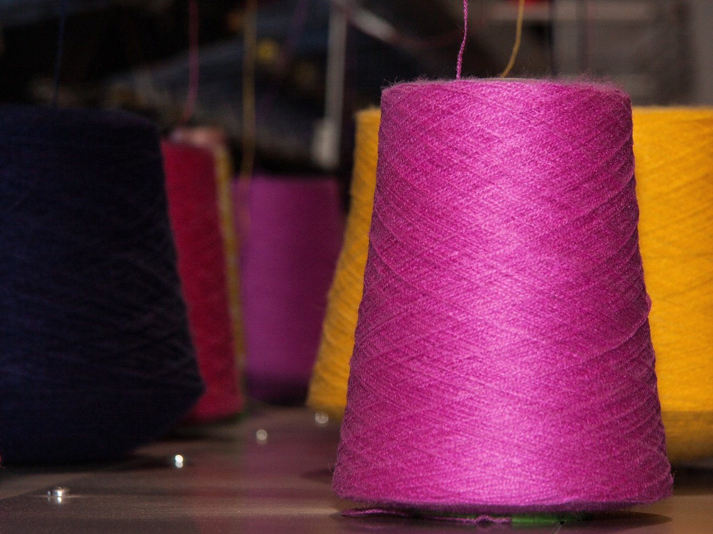 Обои разноцветные, нитки, пряжа, colorful, thread, yarn разрешение 4752x3168 Загрузить