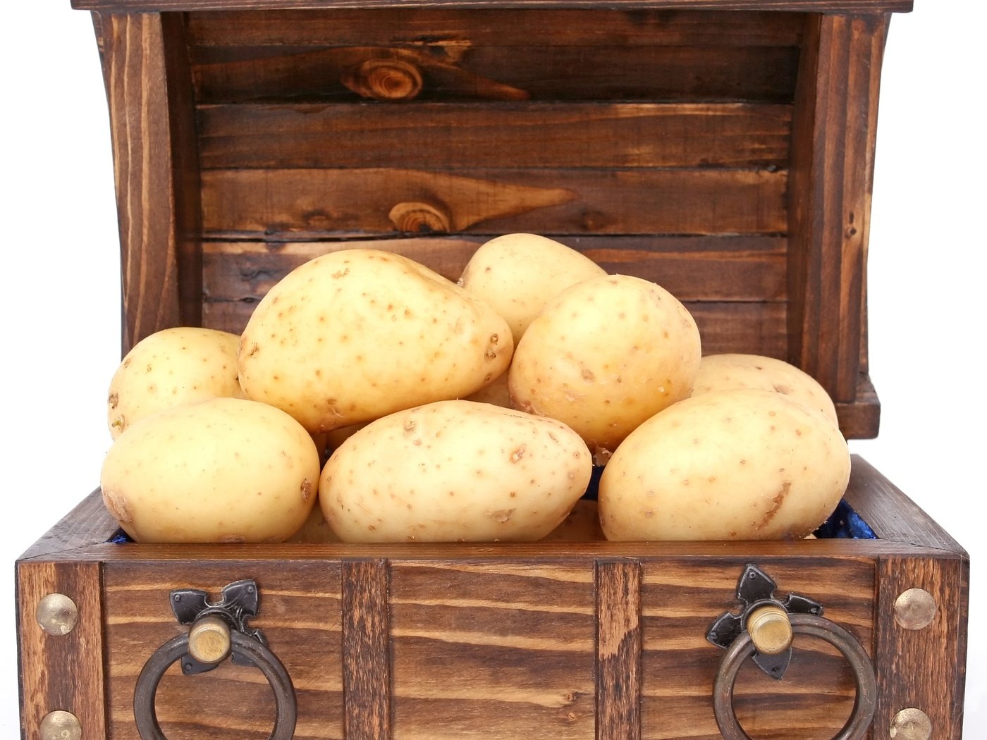 Обои белый фон, овощи, картофель, сундук, white background, vegetables, potatoes, chest разрешение 2376x2136 Загрузить