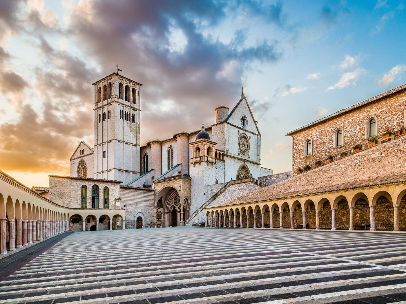 Обои италия, церковь, монастырь, ассизи, базилика, сан-франческо, italy, church, the monastery, assisi, basilica, san francesco разрешение 3840x2400 Загрузить