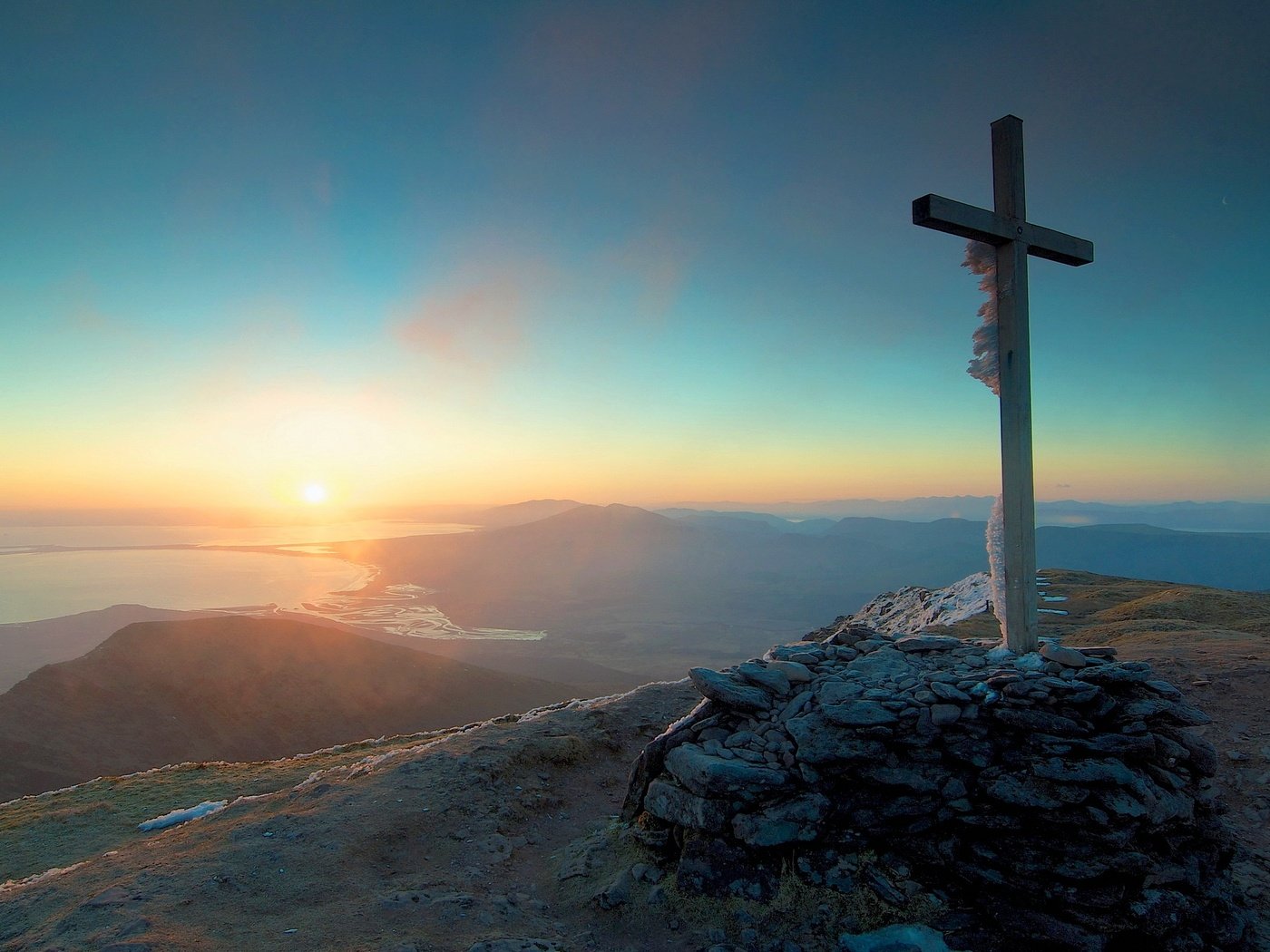 Обои восход, камни, море, гора, крест, ерусалим, sunrise, stones, sea, mountain, cross, jerusalem разрешение 2560x1600 Загрузить