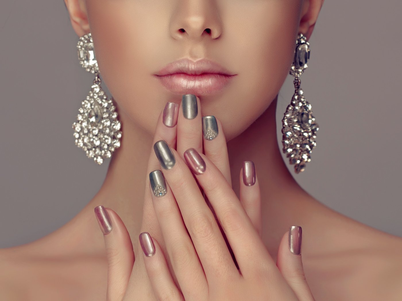 Обои девушка, губы, лицо, руки, маникюр, girl, lips, face, hands, manicure разрешение 3864x2882 Загрузить