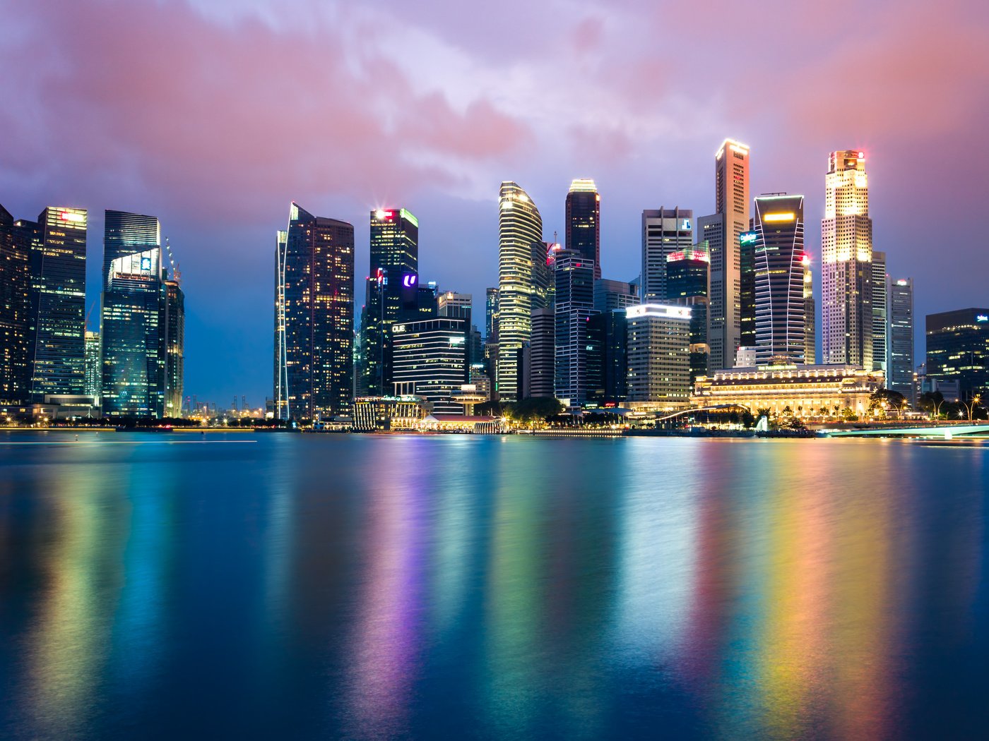 Обои облака, ночь, огни, вода, отражение, город, небоскребы, сингапур, clouds, night, lights, water, reflection, the city, skyscrapers, singapore разрешение 5213x2932 Загрузить