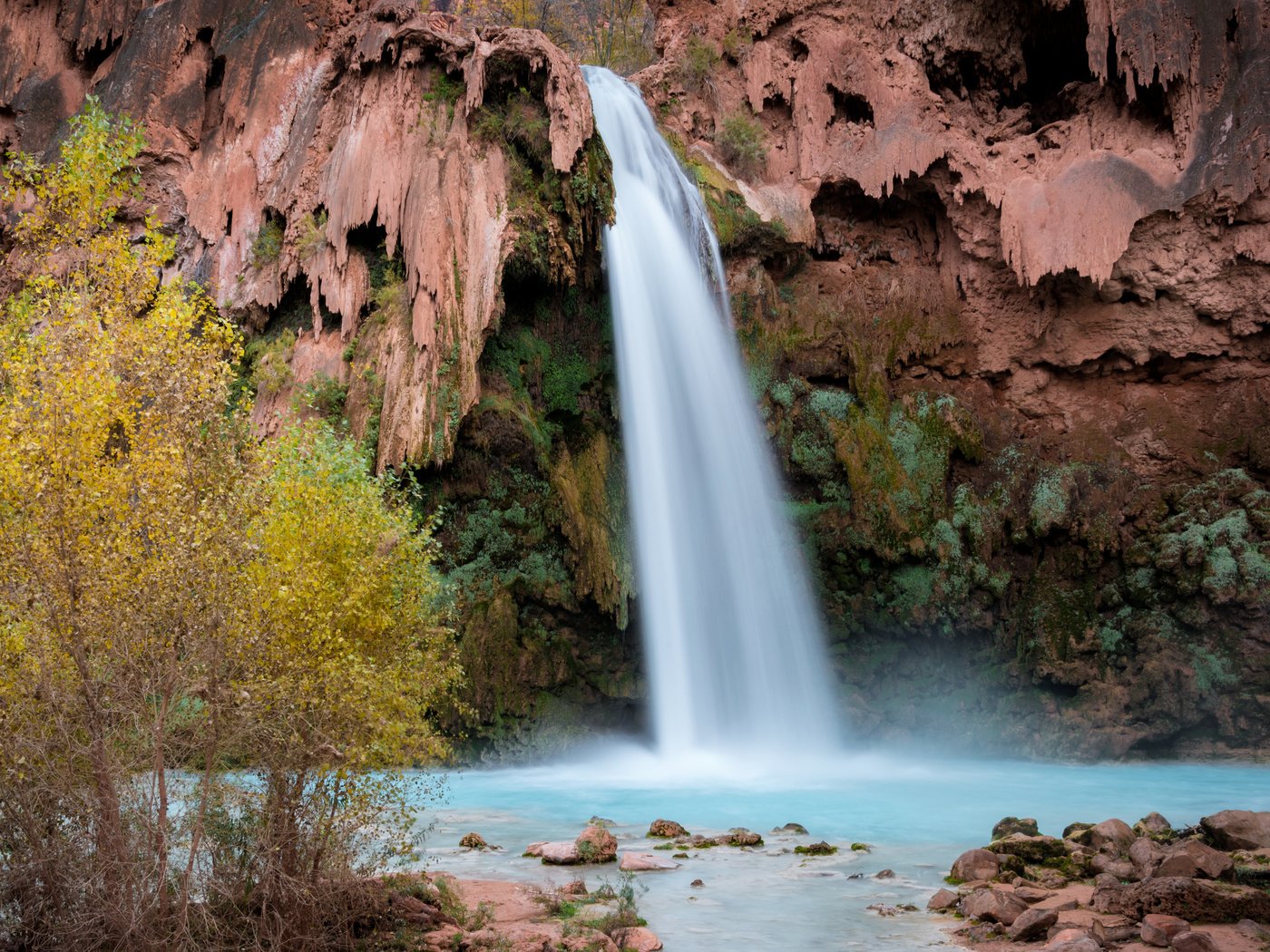 Обои река, скалы, природа, водопад, осень, michael wilson, river, rocks, nature, waterfall, autumn разрешение 3840x2400 Загрузить