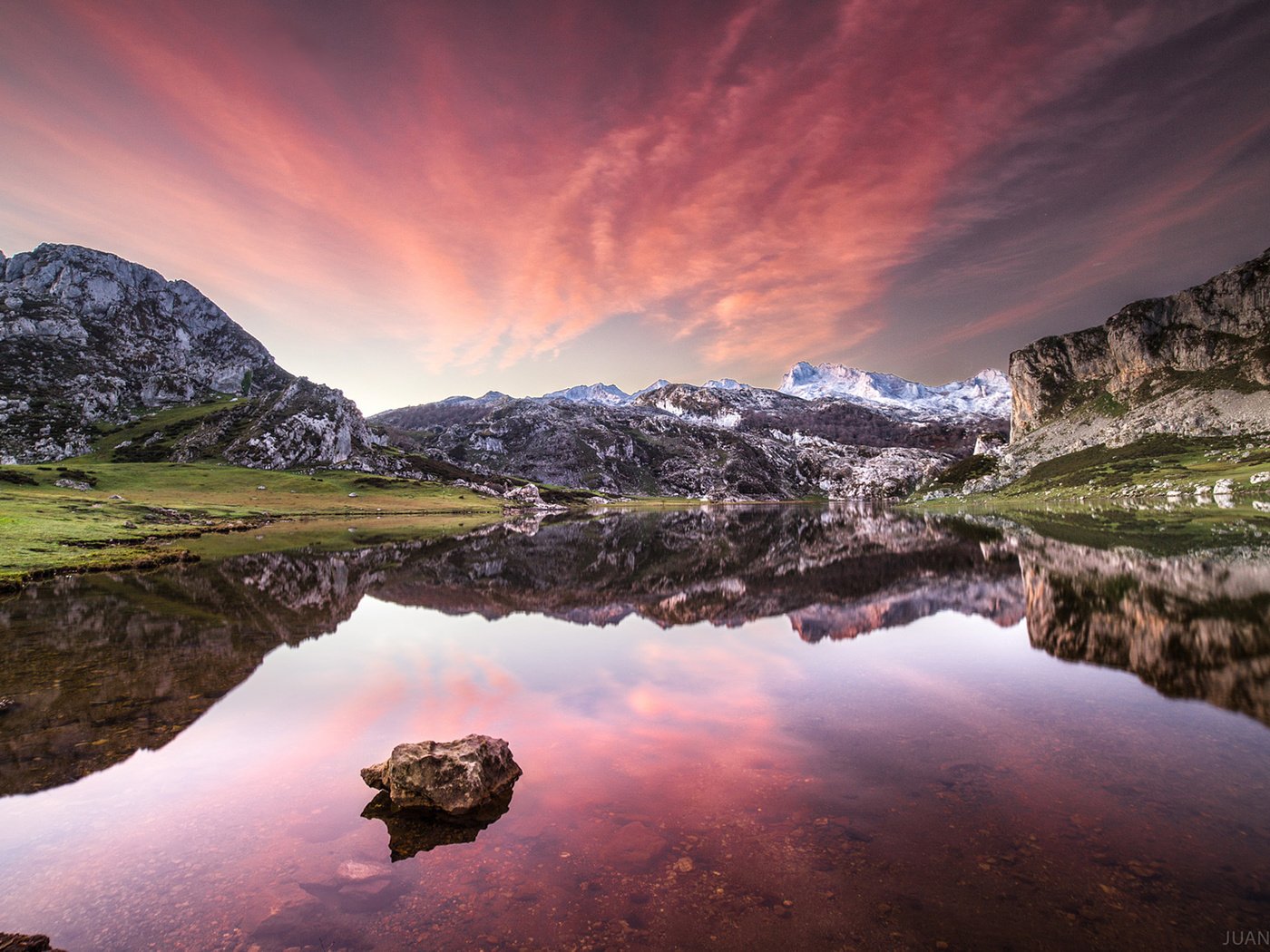 Обои озеро, горы, природа, отражение, juan ignacio cuadrado, lake, mountains, nature, reflection разрешение 1920x1200 Загрузить